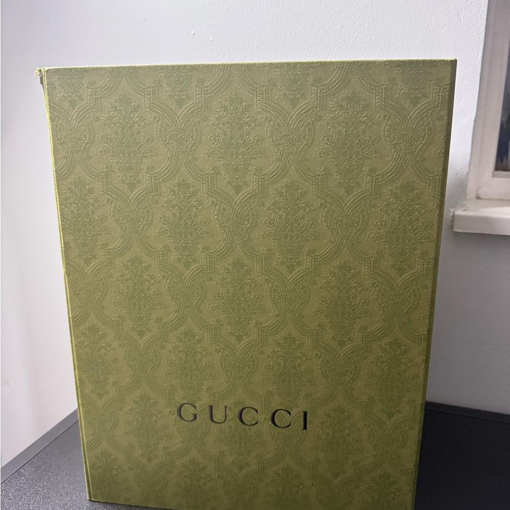 Gucci Olive Patterned Box w/ envelope and ribbon